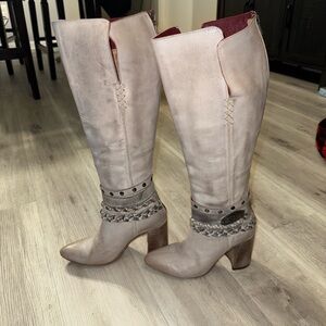 Freebird Juniper boots size 9 Ice